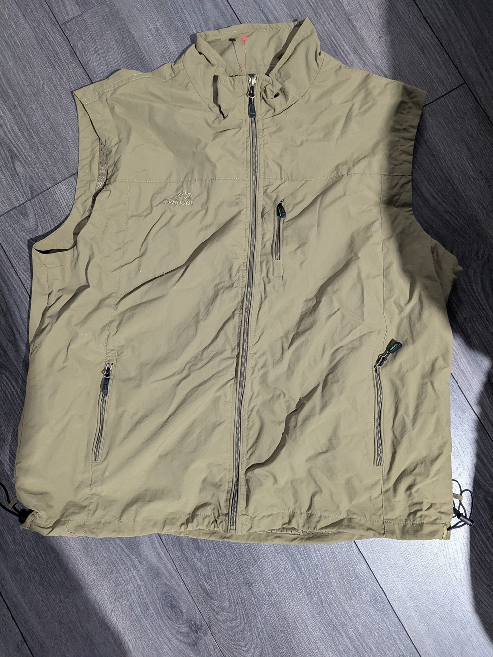 Men's Lightweight Tan Outdoor Vest with Zip Pockets